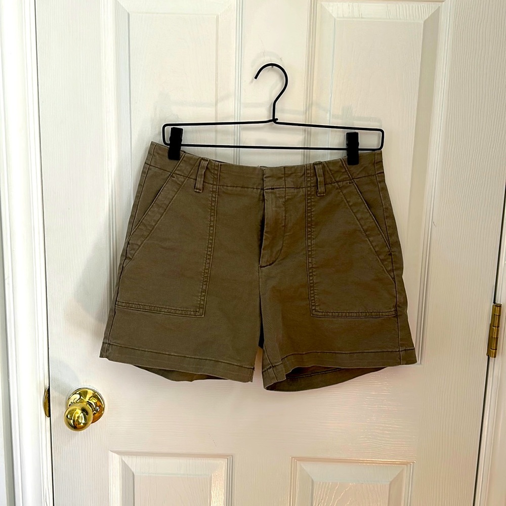 Banana Republic green chino shorts